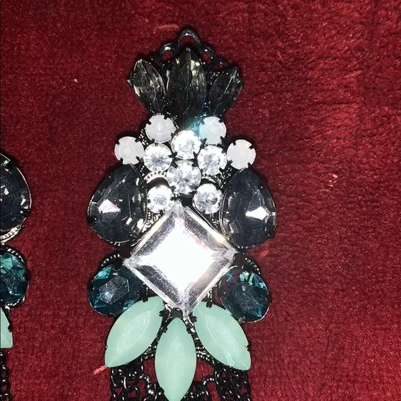 Vintage clip earrings - Picture 2 of 3